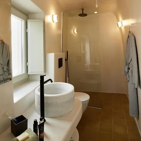 Thiro Exclusive With Private Jacuzzi Lejlighed Pýrgos