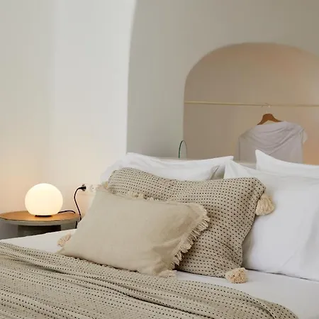 Thiro Exclusive With Private Jacuzzi Pýrgos