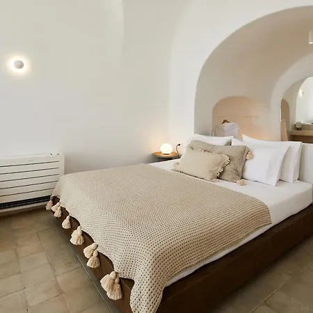 아파트 Thiro Exclusive With Private Jacuzzi 피르고스