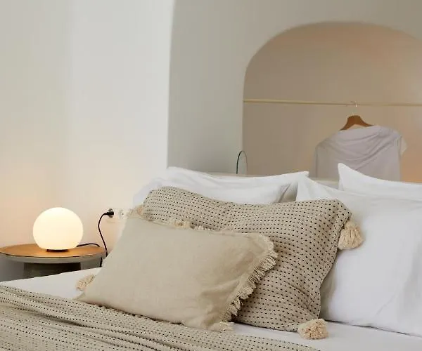 Thiro Exclusive With Private Jacuzzi Pýrgos