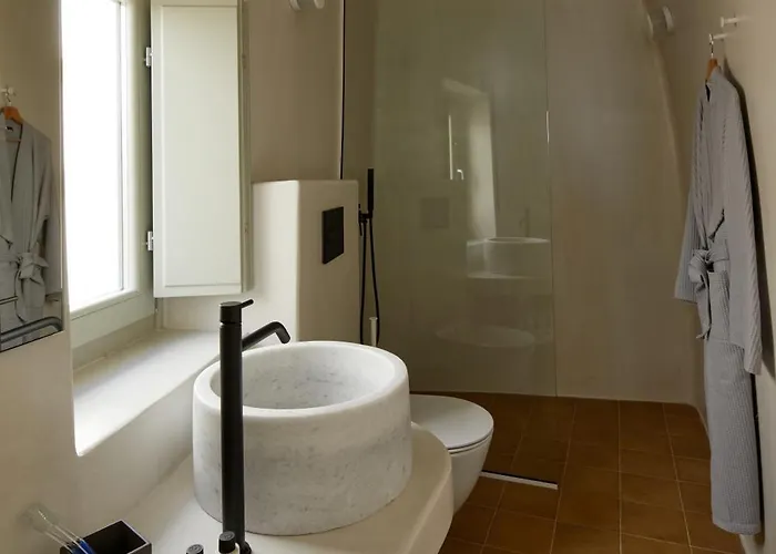 Thiro Exclusive With Private Jacuzzi Daire